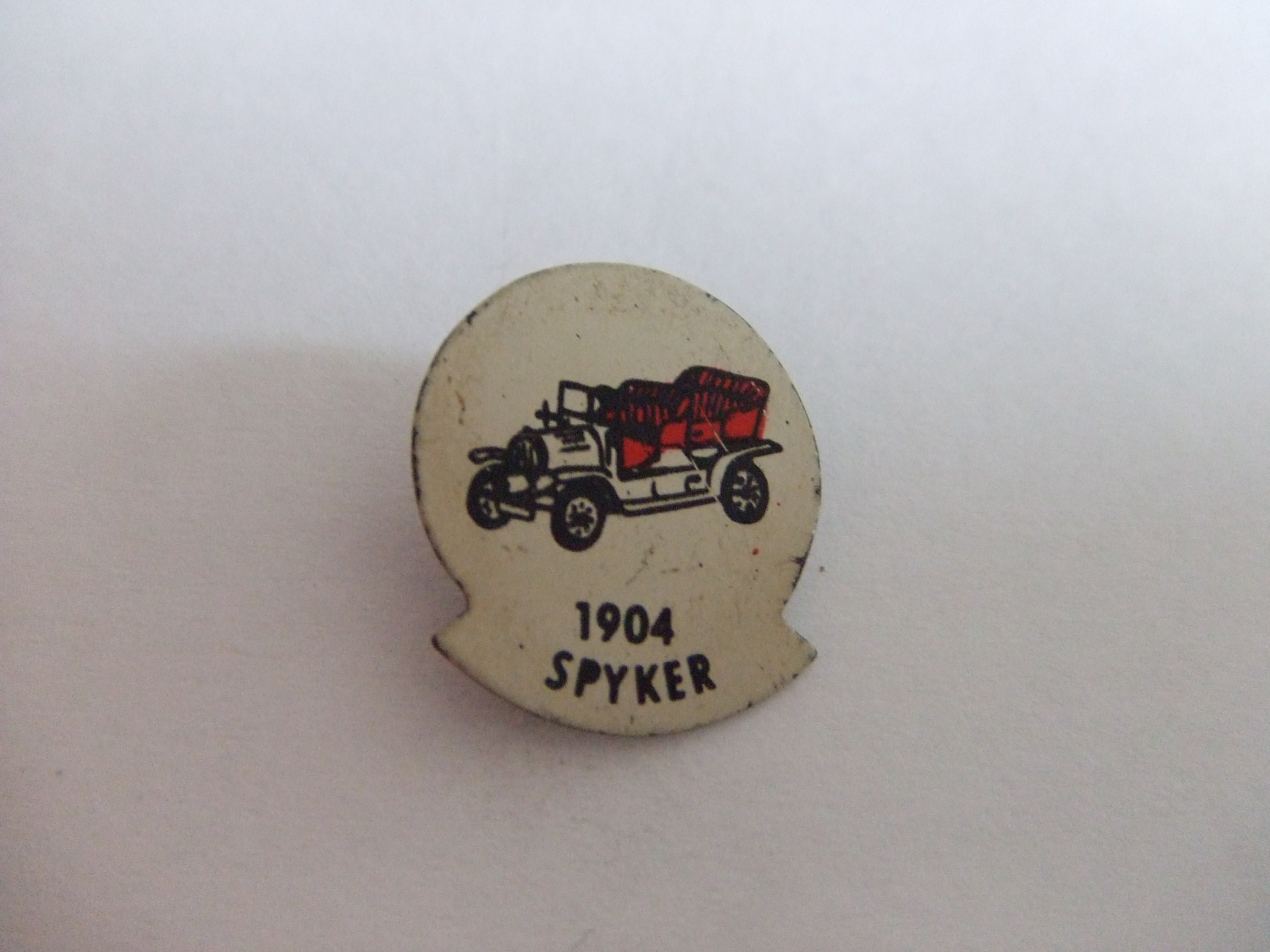 Speldje Spyker 1904 oldtimer rood